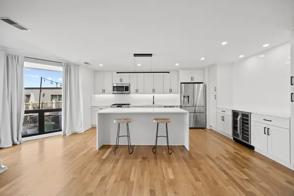 222 S Racine AVE #403, Chicago, IL 60607