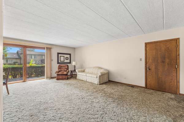 7442 W 153rd ST #1, Orland Park, IL 60462