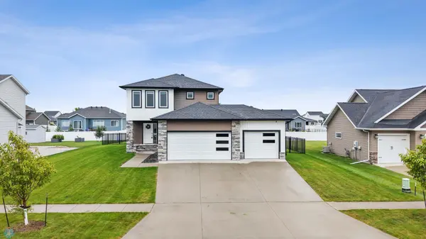 2427 Harbor LN, West Fargo, ND 58078