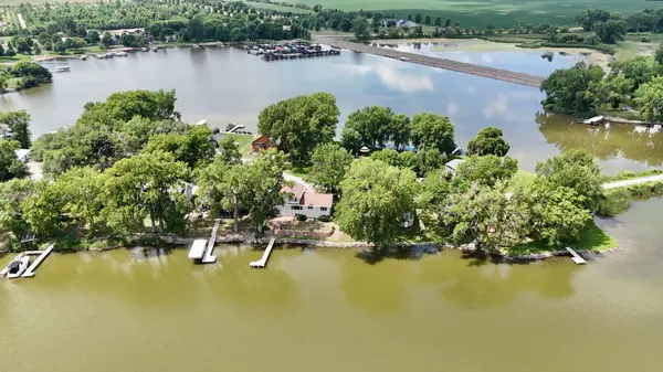 6 Edgewater RD, Slayton, MN 56172