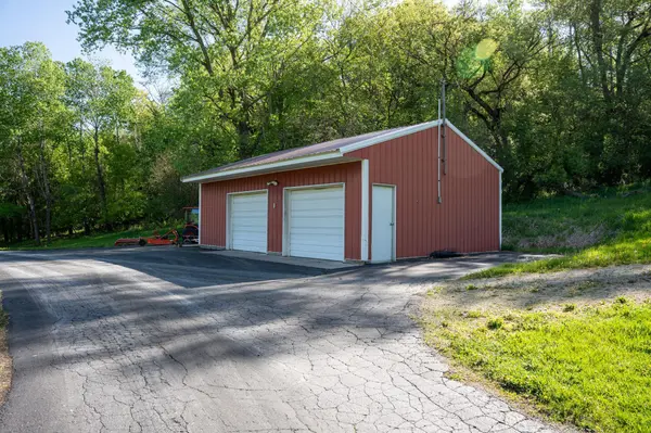 31500 Echo Valley TRL, Cannon Falls, MN 55009
