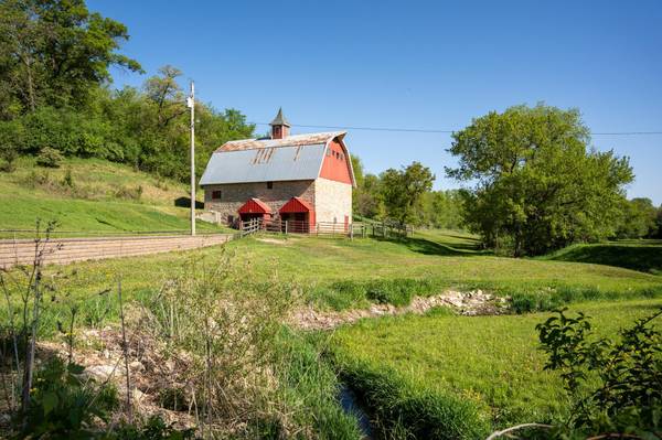 31500 Echo Valley TRL, Cannon Falls, MN 55009