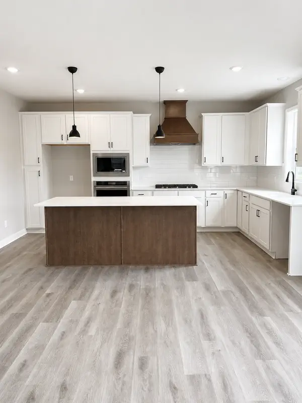 917 Foxglove TER, Waconia, MN 55387