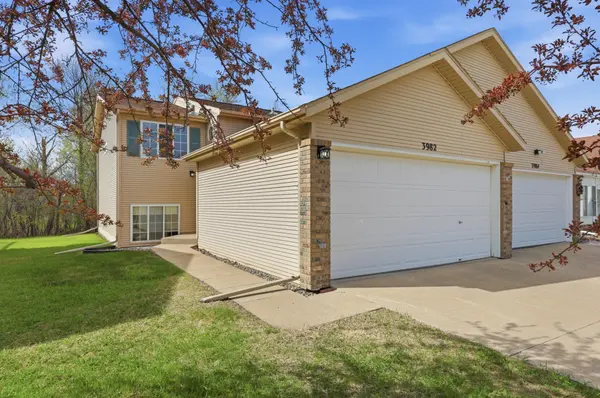3982 33rd ST S, Fargo, ND 58104