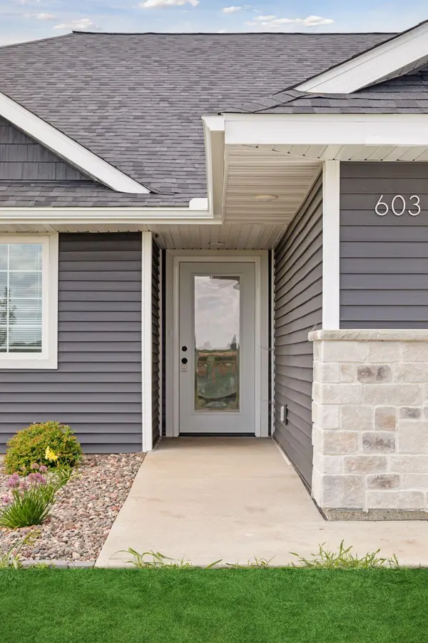 722 South Division ST, Roberts, WI 54023