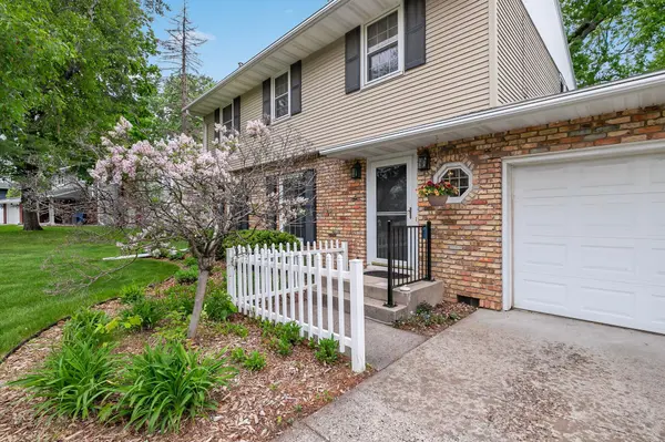 1020 W 107th ST, Bloomington, MN 55431