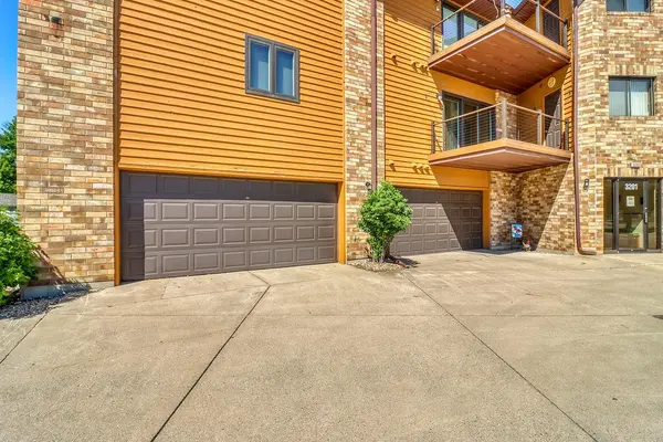 3201 14th ST S #201, Moorhead, MN 56560