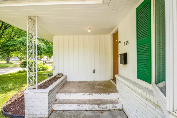 1345 Manomin AVE, West Saint Paul, MN 55118