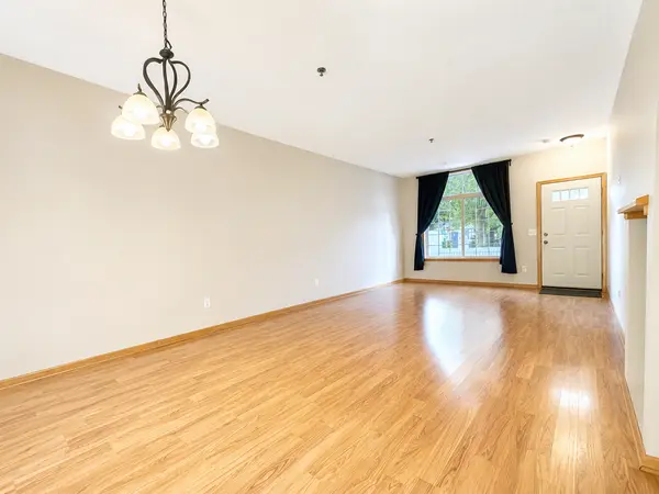 424 Frederick CIR #606, Hastings, MN 55033