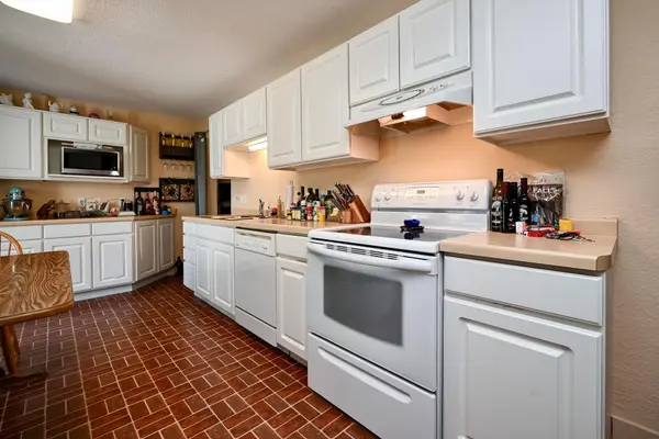 214 E Howard ST, Winona, MN 55987