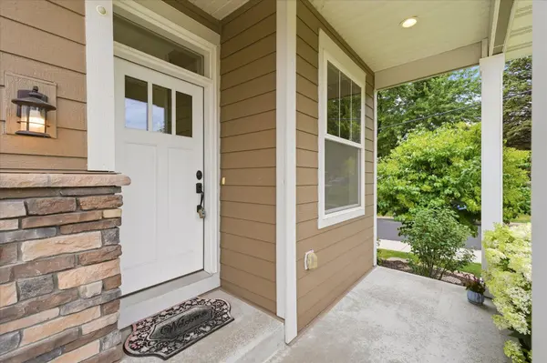 7495 Laurel PT, Golden Valley, MN 55426