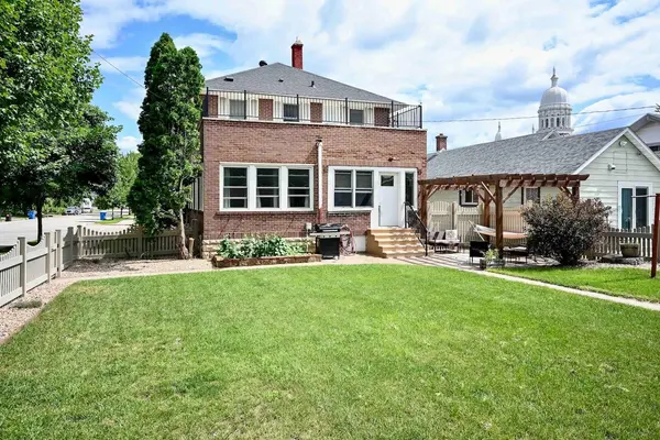 551 E 5th ST, Winona, MN 55987