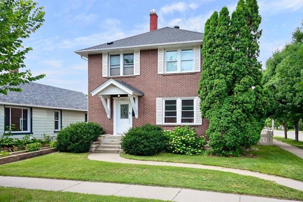 551 E 5th ST, Winona, MN 55987