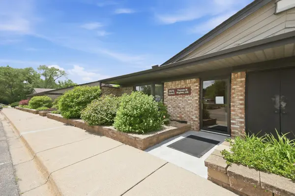 2575 Hamline AVE N #E, Roseville, MN 55113