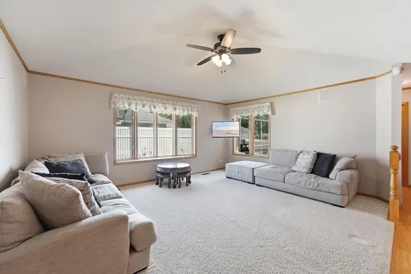 207 Circle View DR, Dassel, MN 55325