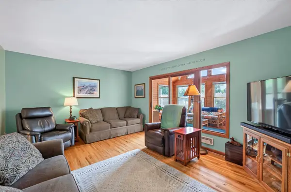 10657 Verdin ST NW, Coon Rapids, MN 55433