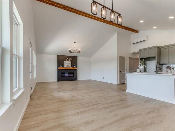 108 Ole McDonald DR, Shawnee, OK 74804