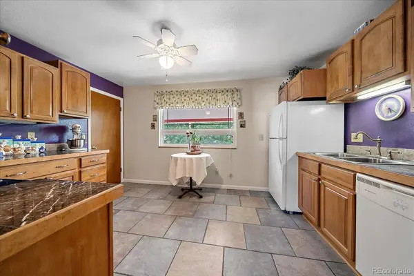 655 S Oakland ST, Aurora, CO 80012