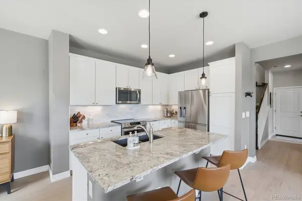 7486 S Logan ST, Littleton, CO 80122