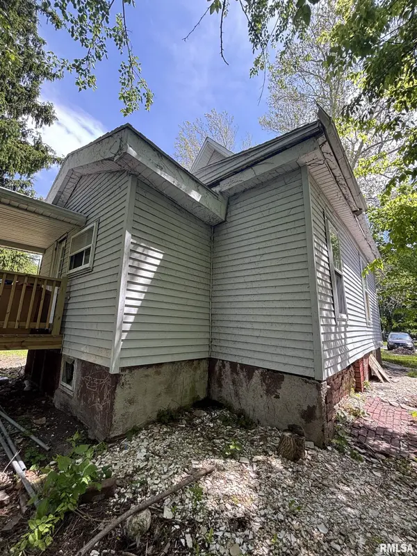 499 YATES ST, Galesburg, IL 61401