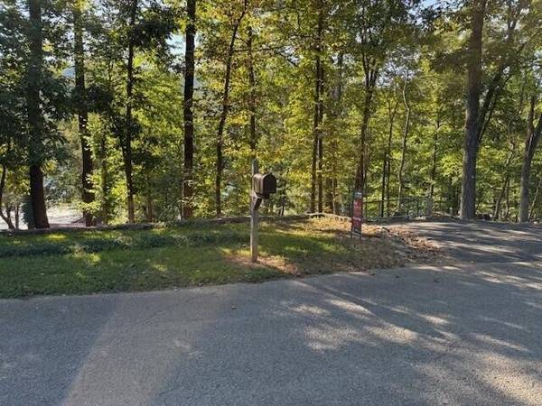 13 Mullins Cove Road, Whitwell, TN 37397