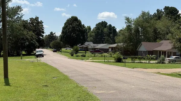 595 SWANEY DR, Holly Springs, MS 38635