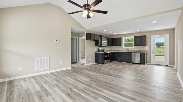 2315 E LINCOLN ST, Tullahoma, TN 37388