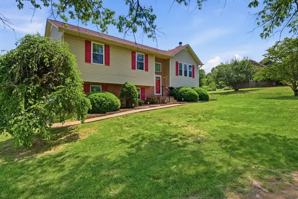 206 Brookhaven Dr, Columbia, TN 38401