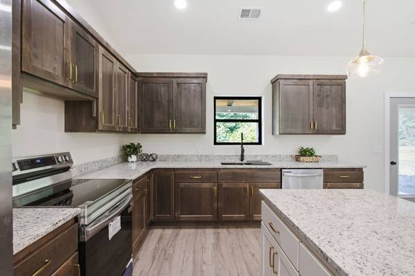 2853 Lick Creek Road, Linden, TN 37096