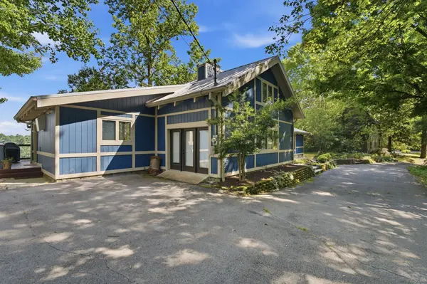 220 Summit Pointe Lane, Smithville, TN 37166
