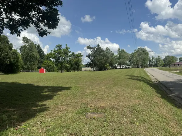 9663 Old Hillsboro Rd, Bon Aqua, TN 37025