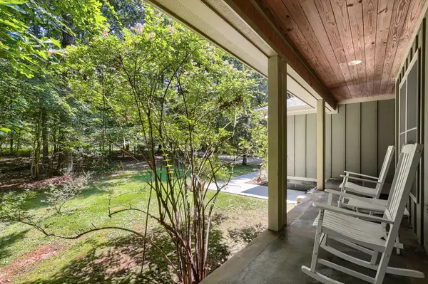 60 Lightning Bug Ln, Sewanee, TN 37375