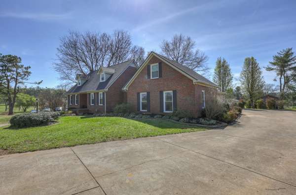 2685 Hampshire Pike, Columbia, TN 38401