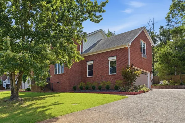 737 Cedar Crest Dr, Nashville, TN 37209