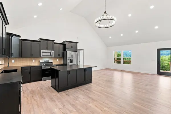 1190 Patton Hollow Rd, Watertown, TN 37184