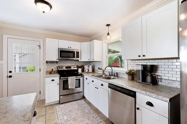 417 Central Ave, Chapel Hill, TN 37034