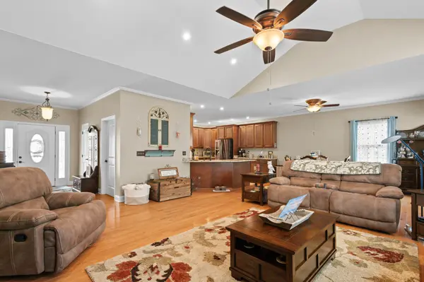 332 Shadows Lawn Dr, Athens, TN 37303