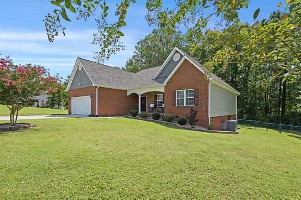 332 Shadows Lawn Dr, Athens, TN 37303