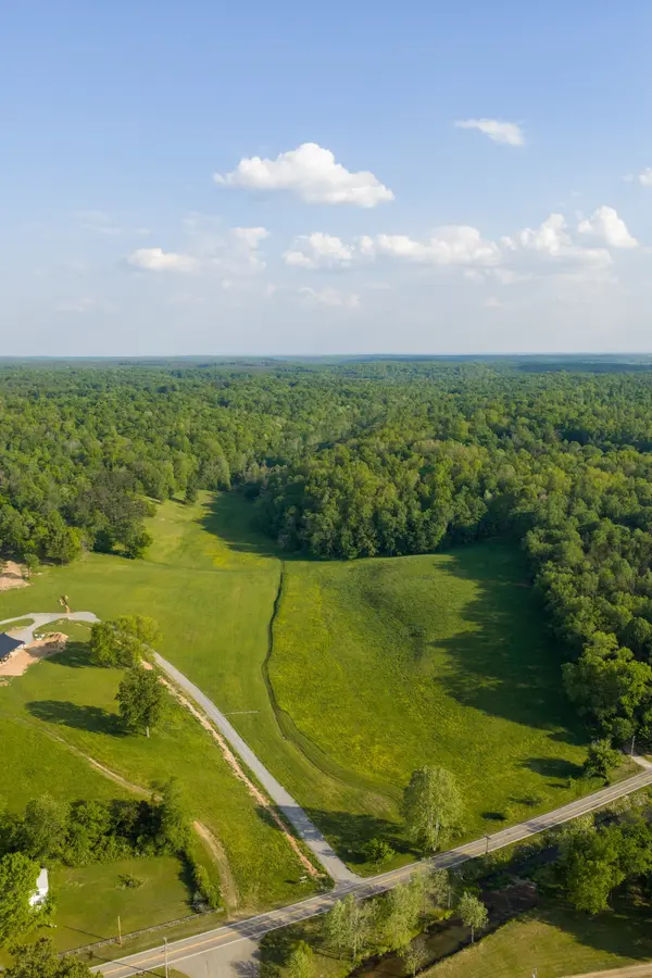 1 Pinewood Road, Nunnelly, TN 37137