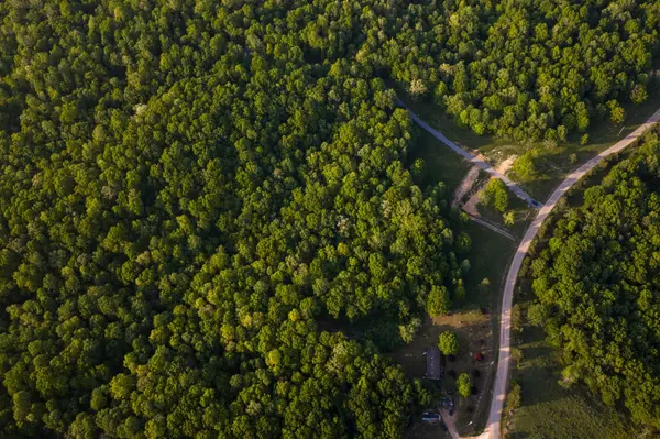 1 Pinewood Road, Nunnelly, TN 37137