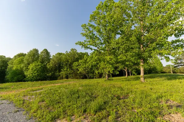 4 Pinewood Road, Nunnelly, TN 37137