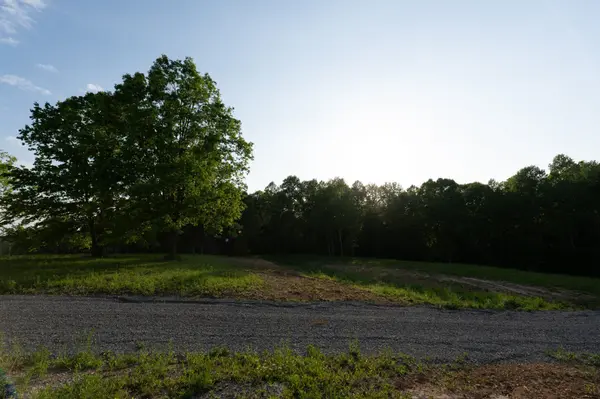 5 Pinewood Road, Nunnelly, TN 37137