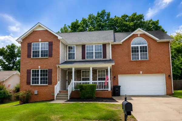 736 W Accipiter Cir, Clarksville, TN 37043