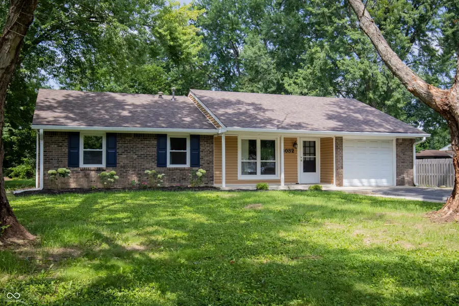 8032 Chiltern DR, Indianapolis, IN 46268