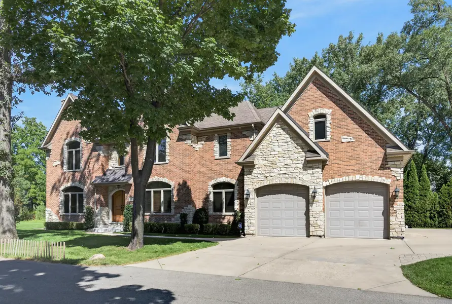 524 E Washington AVE, Lake Bluff, IL 60044