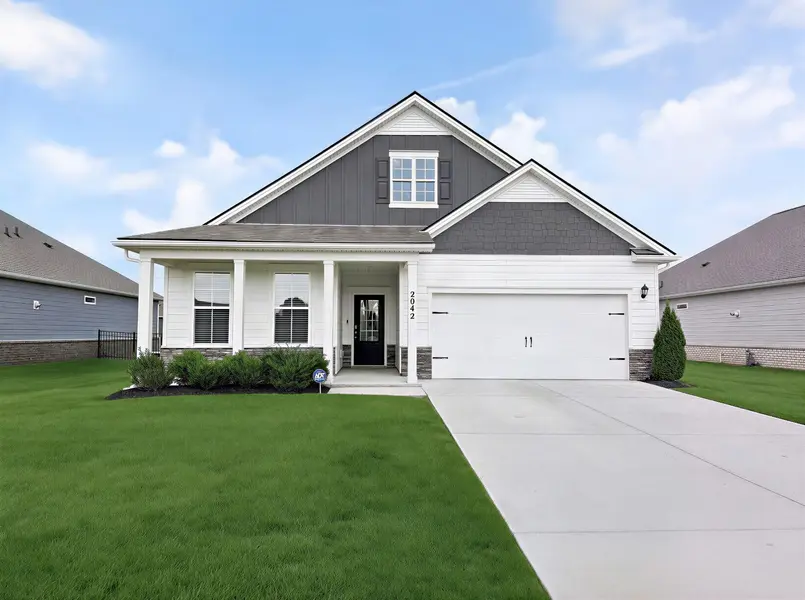 2042 Live Oak Dr, White House, TN 37188