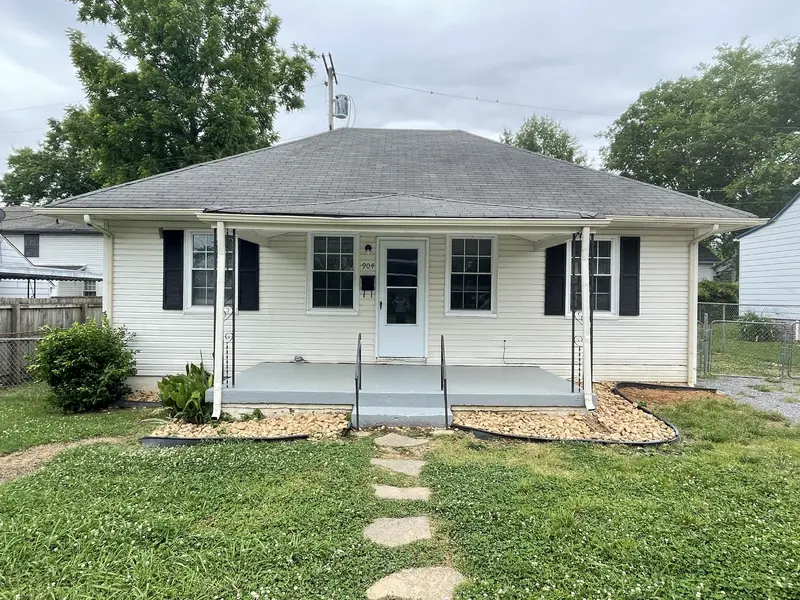 904 Berry St, Old Hickory, TN 37138