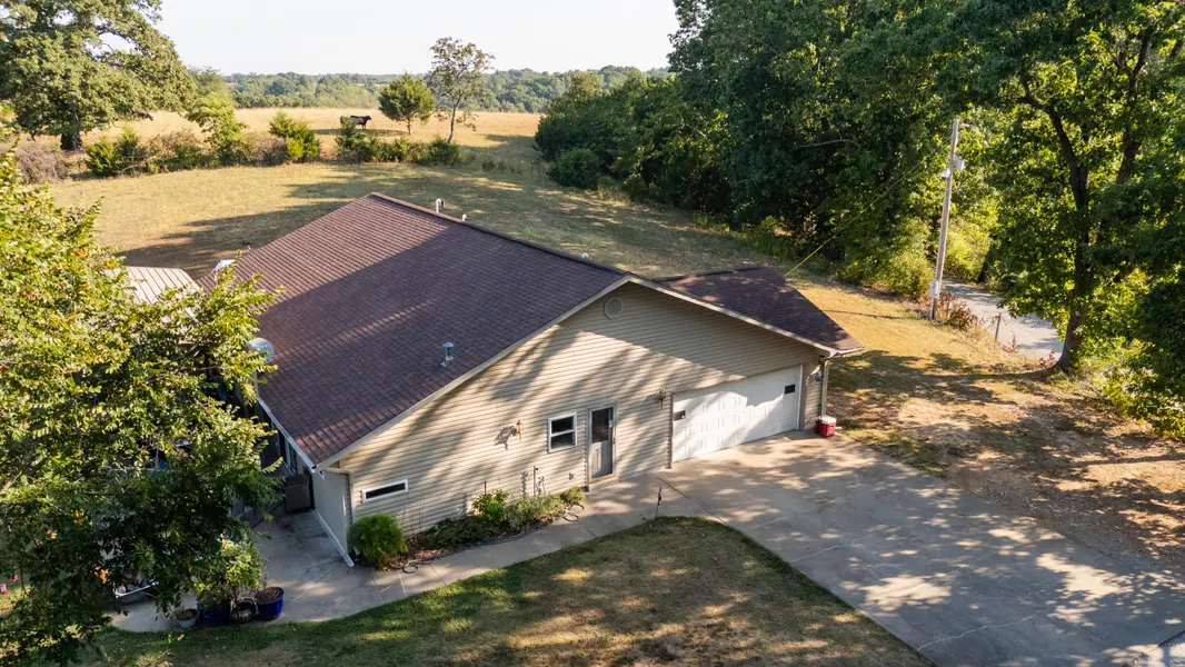 581 Flat Creek RD, Cape Fair, MO 65624