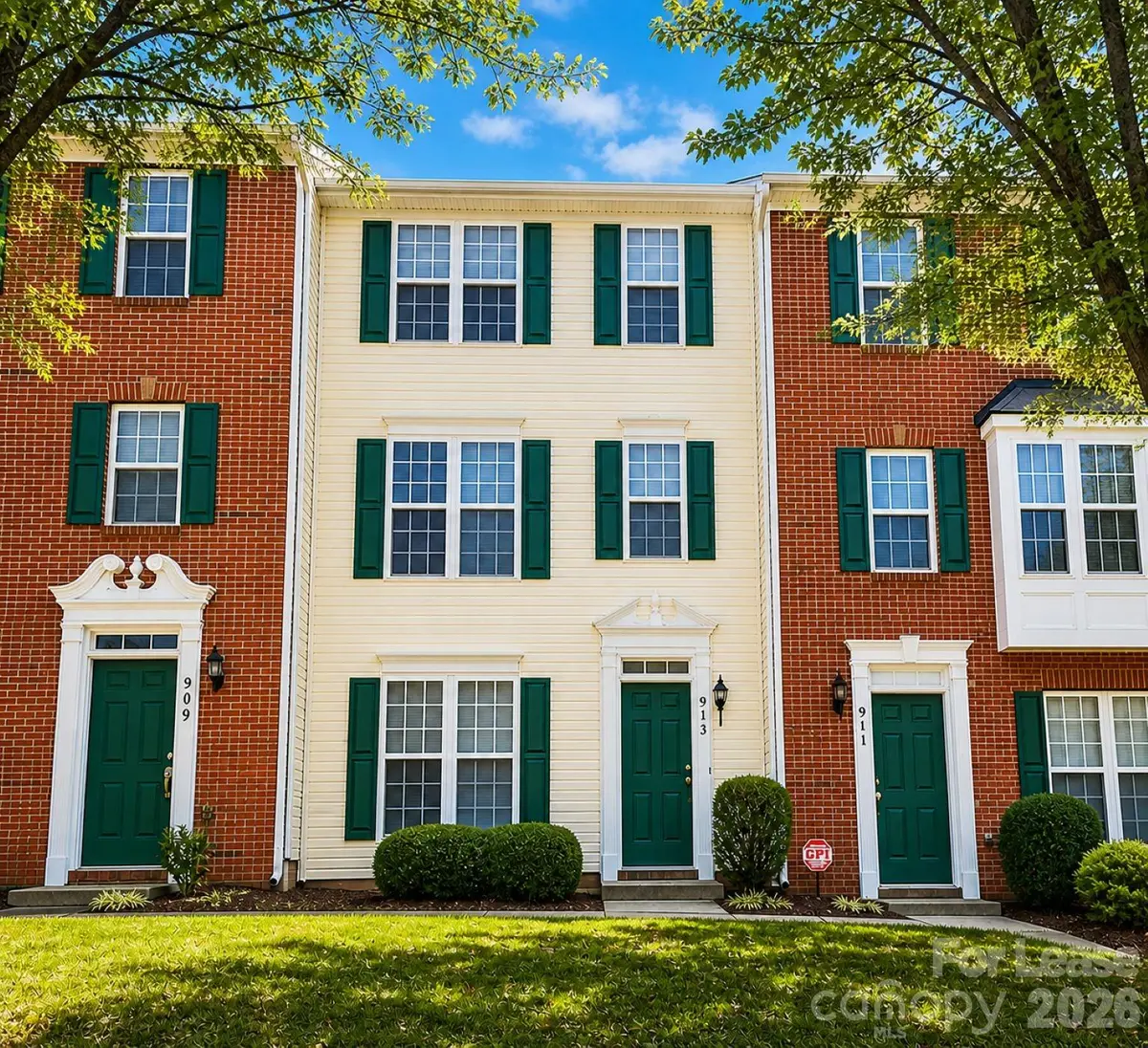 913 Tiger LN, Charlotte, NC 28262