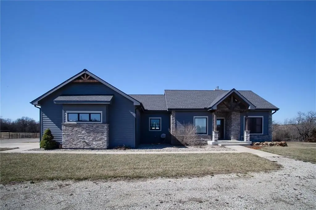 537 E 550 RD, Overbrook, KS 66524